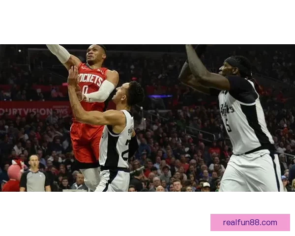 快船莱昂纳德绝杀步行者0.4秒中投带队逆转24分惊险胜